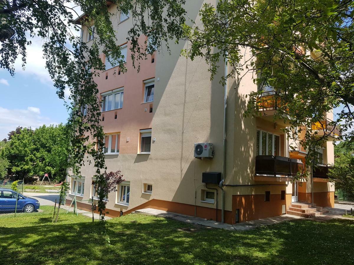 שיופוק Bazsi Apartman מראה חיצוני תמונה